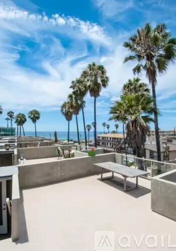 Main picture of 106 Paseo de la Playa