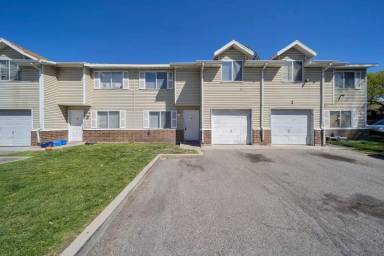 Main picture of 558 N Redwood Rd