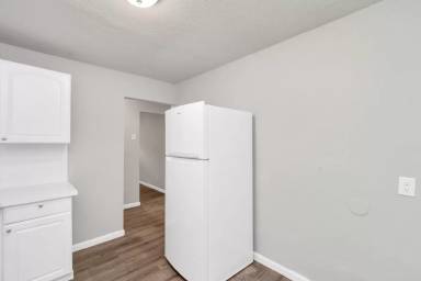 Main picture of 3655 Seabrook St