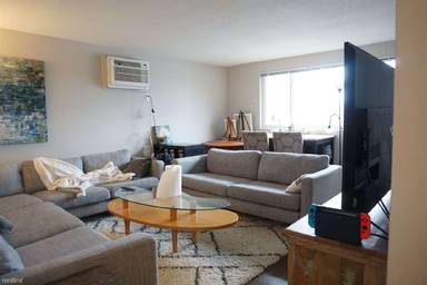 Main picture of 61 Crescent St