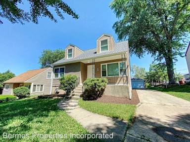 Main picture of 112 2nd St