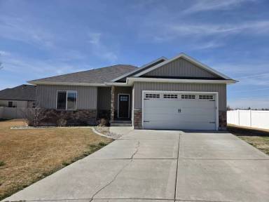 Main picture of 3700 Potomac Way