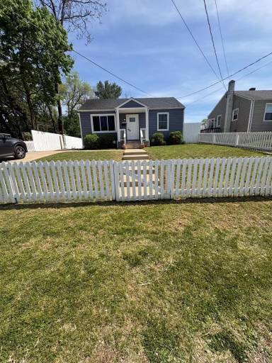 Main picture of 1331 Dudley St NW