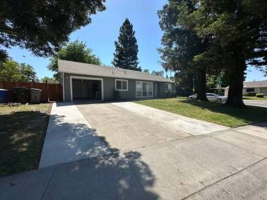 Main picture of 7394 Rush River Dr