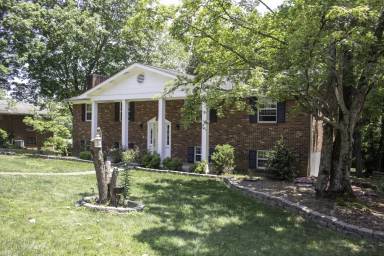 Main picture of 8204 Corteland Dr