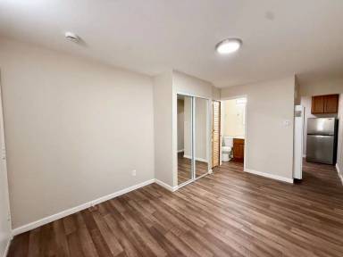 Main picture of 6433 Telegraph Ave
