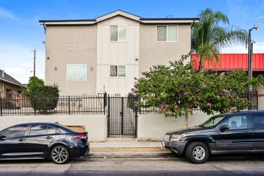 Main picture of 2469 E 7th St