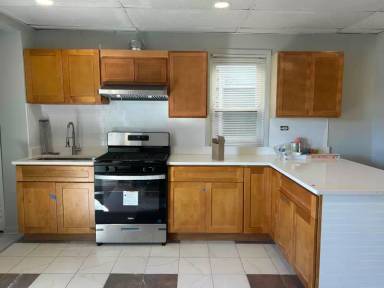 Main picture of 2902 S Quinn St