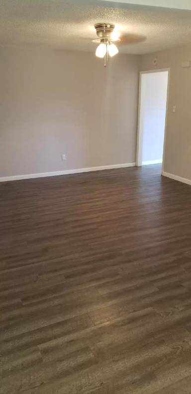 Main picture of 935 Linda Dr