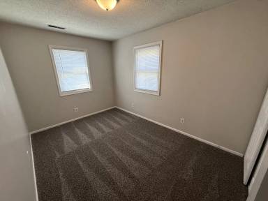 Main picture of 833 E Prairie Hill Dr