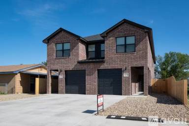 Main picture of 1707 2nd Ave