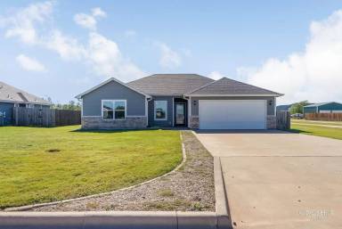 Main picture of 373 Hog Eye Rd