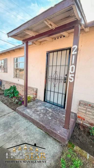Main picture of 2105 Del Amo Way