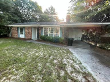 Main picture of 209 Henderson St