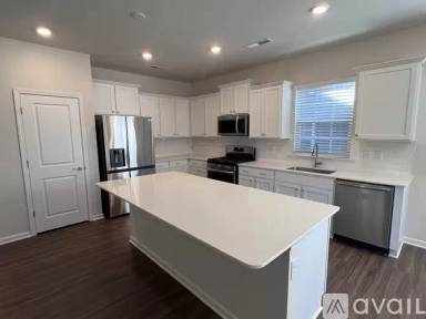 Main picture of 208 White Apple Way