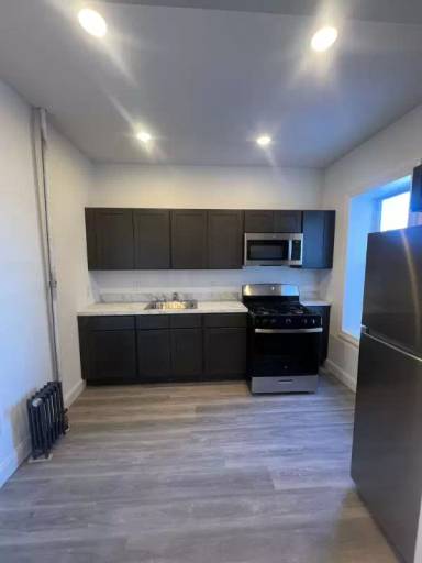 Main picture of 559 Broadway