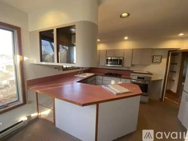 Main picture of 96 Alban St