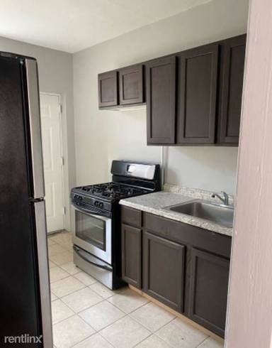 Main picture of 7749 S Yates Blvd