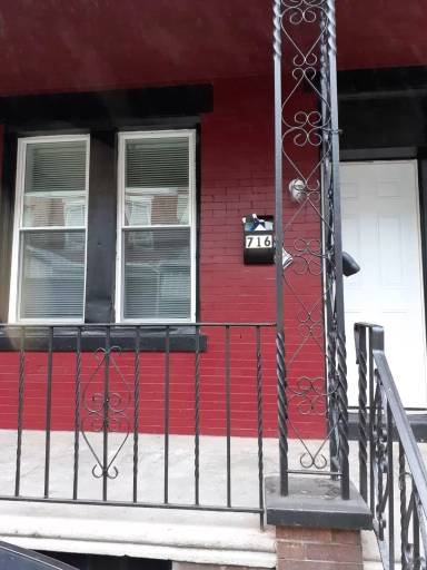 Main picture of 750 E Madison St