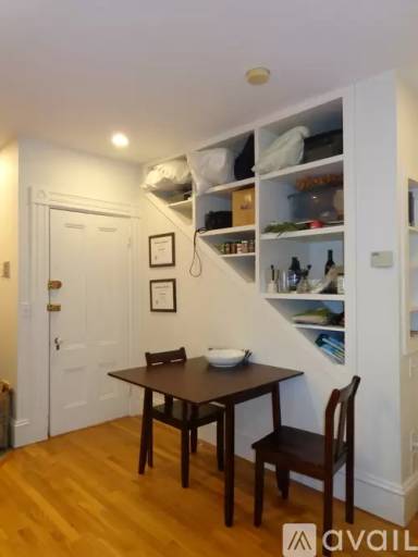 Main picture of 17 Centre St