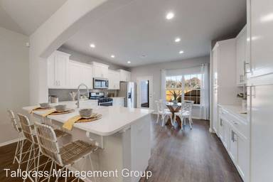 Main picture of 7736 S Chestnut Ave