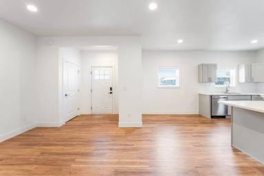 Main picture of 28 Glacier Ranch Way