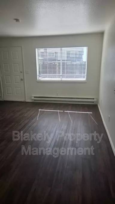 Main picture of 211 E Bird Ave