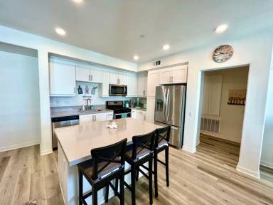Main picture of 9369 Solaire Pl