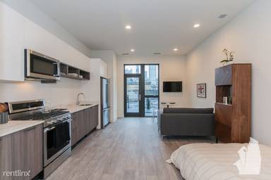 Main picture of 853 N Larrabee St