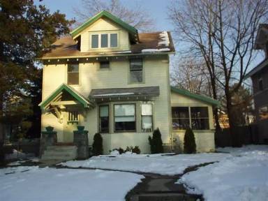 Main picture of 104 Auburn Ave SE