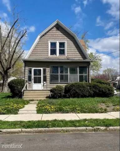 Main picture of 319 E Archer Ave