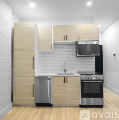 Main picture of 440 W 55th St