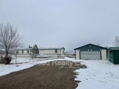 Main picture of 576 Bond Dr