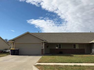 Main picture of 728 Highland Ridge Dr