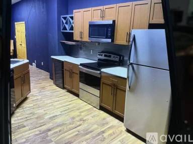 Main picture of 240 N Park St