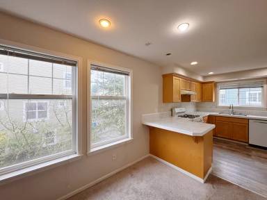 Main picture of 12531 27th Ave NE