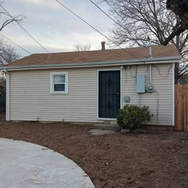 Main picture of 1405 SW 12th Ave