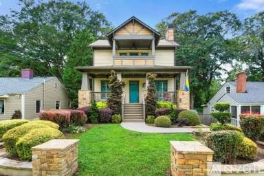 Main picture of 475 Blake Ave SE