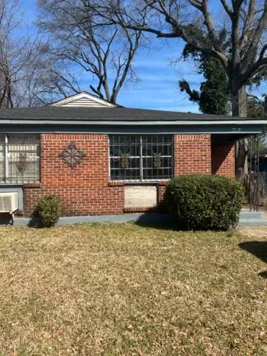 Main picture of 762 E Mallory Ave