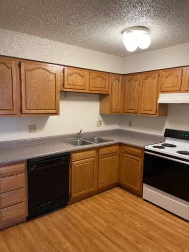 Main picture of 932 E Washington St