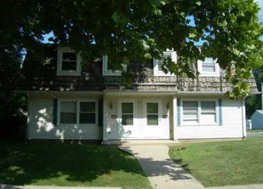 Main picture of 1004-1008 Crescent Dr Apartments