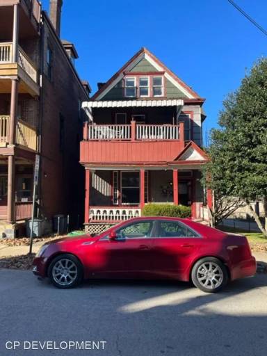 Main picture of 707 Pitt St