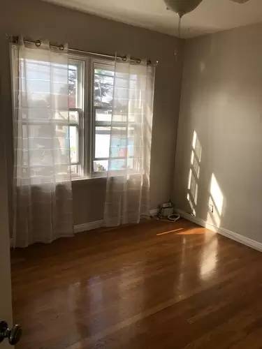 Main picture of 3549 Gundry Ave