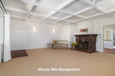 Main picture of 117 Laverne Ave