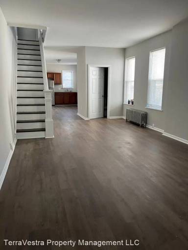 Main picture of 738 Division St