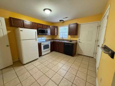 Main picture of 112 Little Man Ln