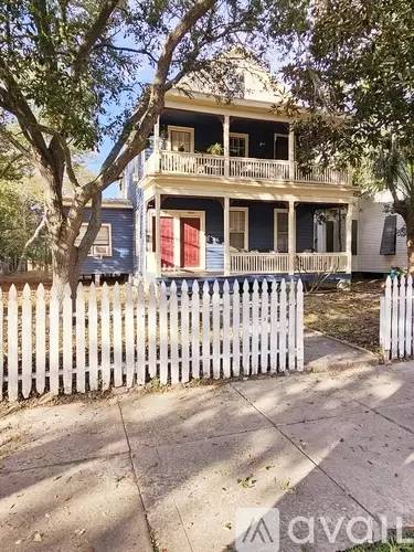 Main picture of 3806 Bernardo De Galvez Ave
