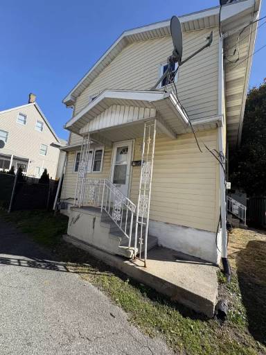 Main picture of 210 Lavelle Ct