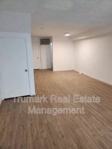 Main picture of 1122 E Elk Ave