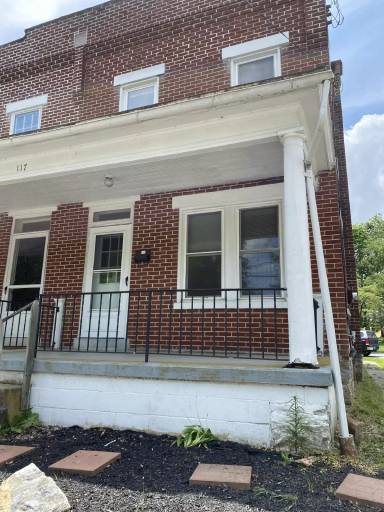 Main picture of 117 N Prince St